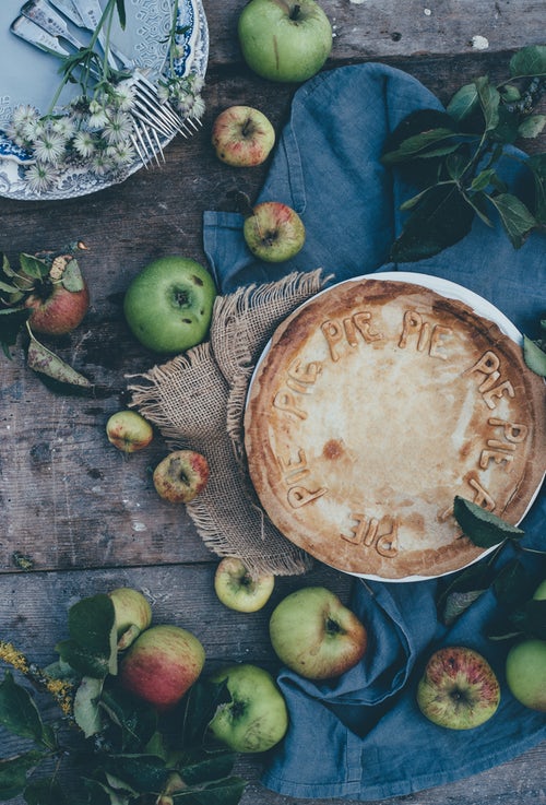 ideje za jesenje fotografije za instagram - pita s jabukama pita