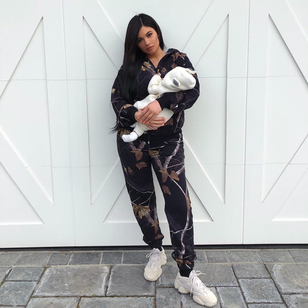 Kylie Jenner s kćeri koja je na Instagramu skrenula mjesec dana