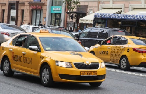 Tandeksi i Uber taksi Yandex